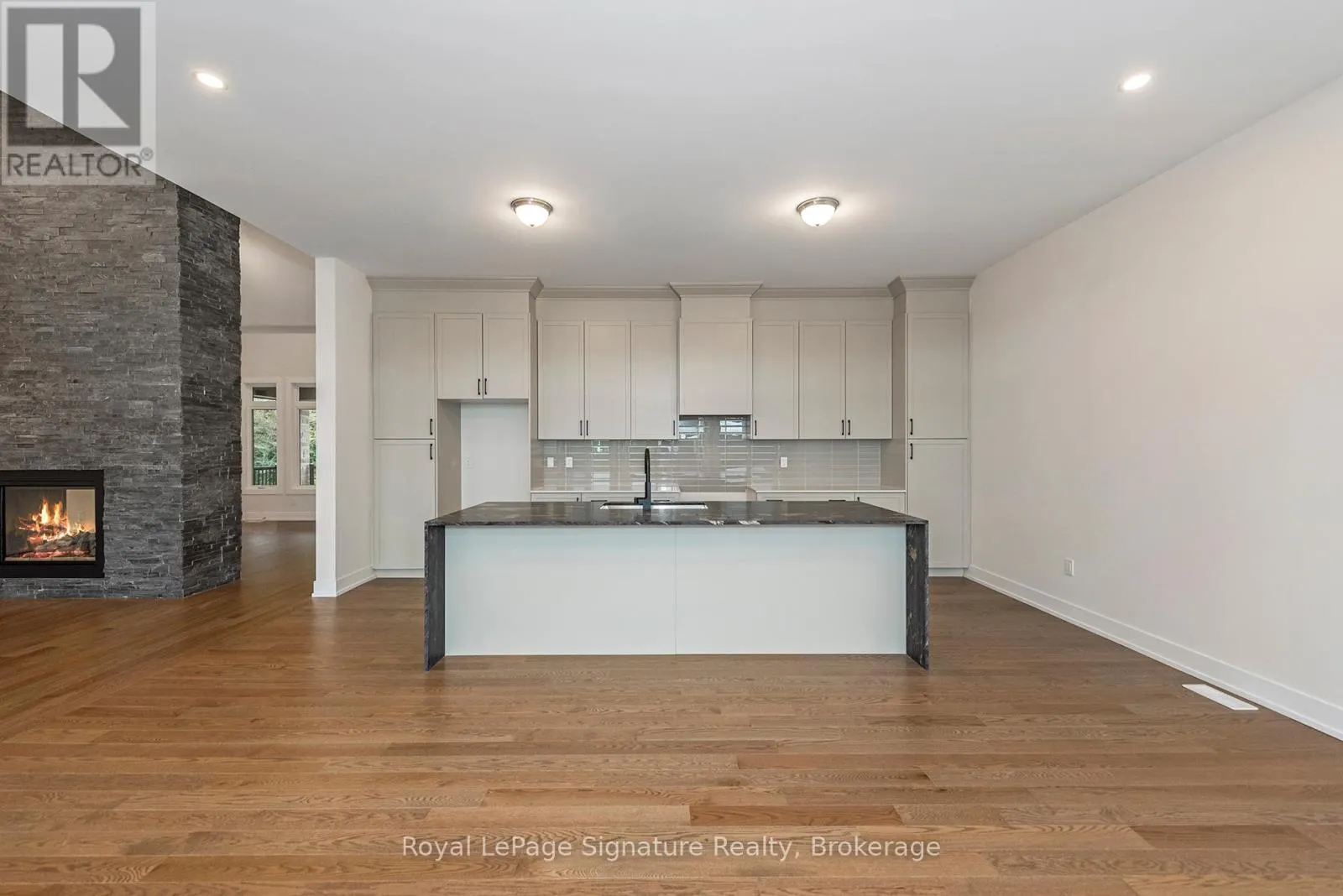 124 DOROTHY DRIVE