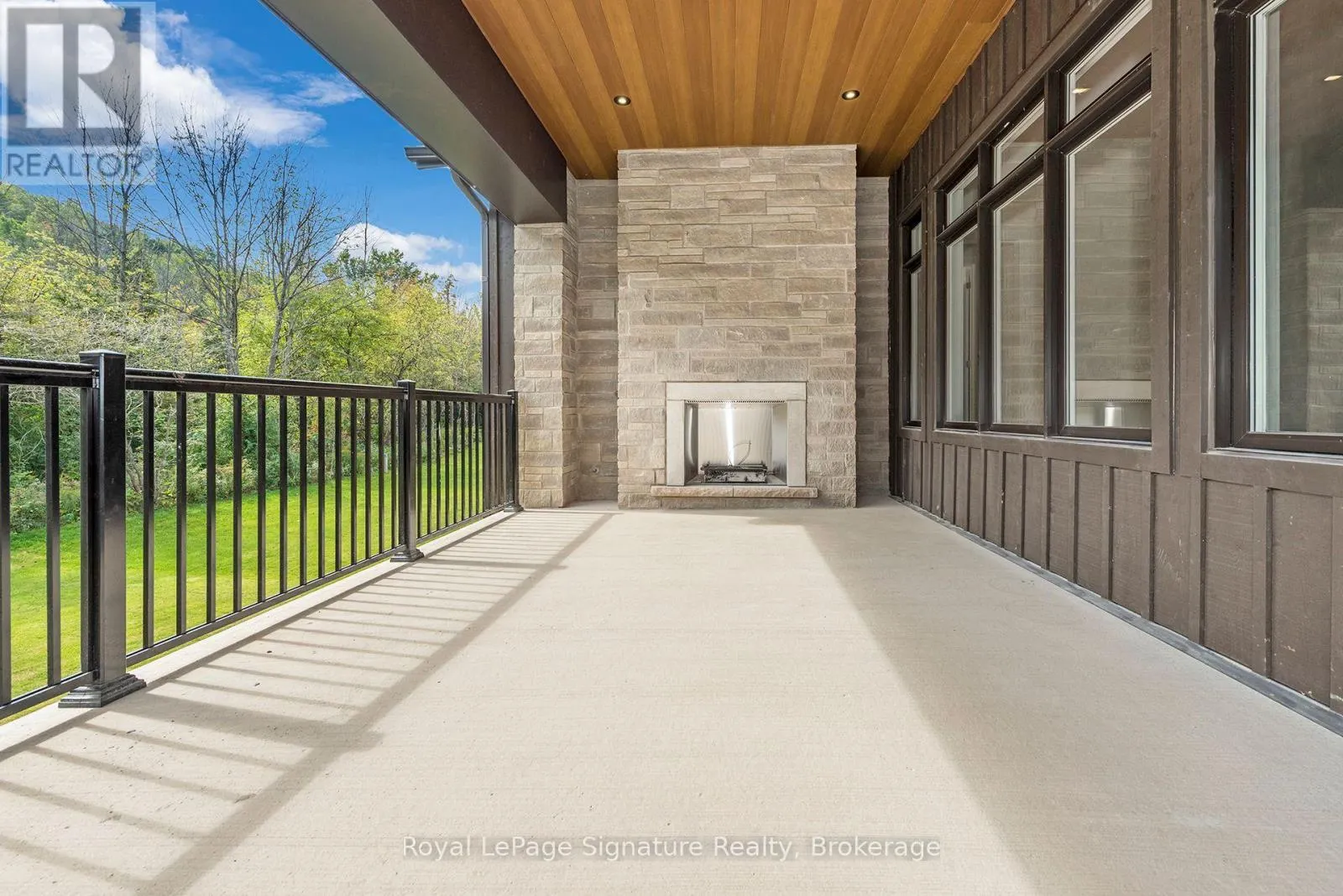 124 DOROTHY DRIVE