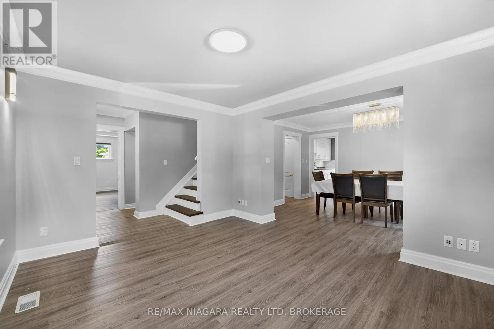2969-2971 PORTAGE ROAD
