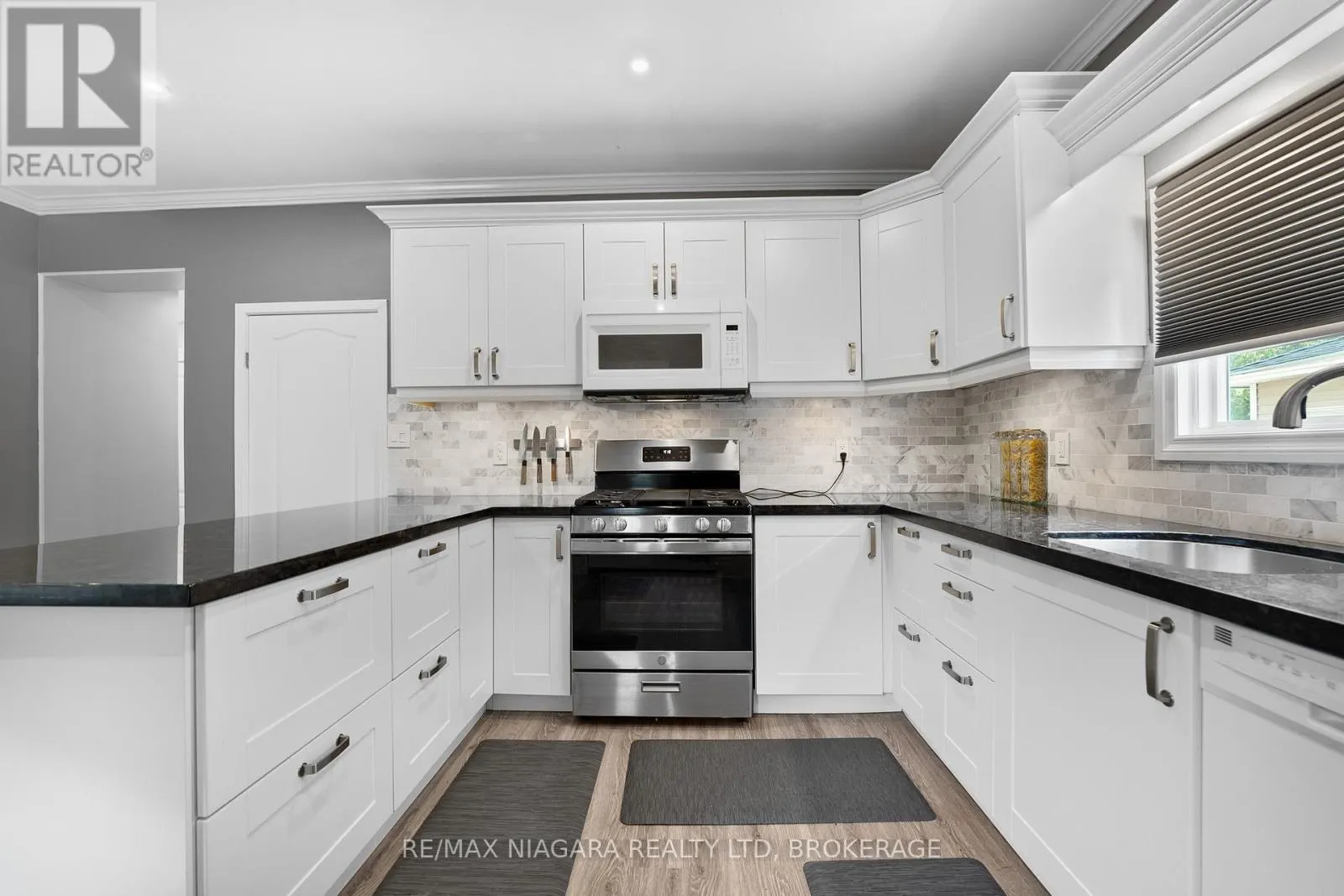 2969-2971 PORTAGE ROAD
