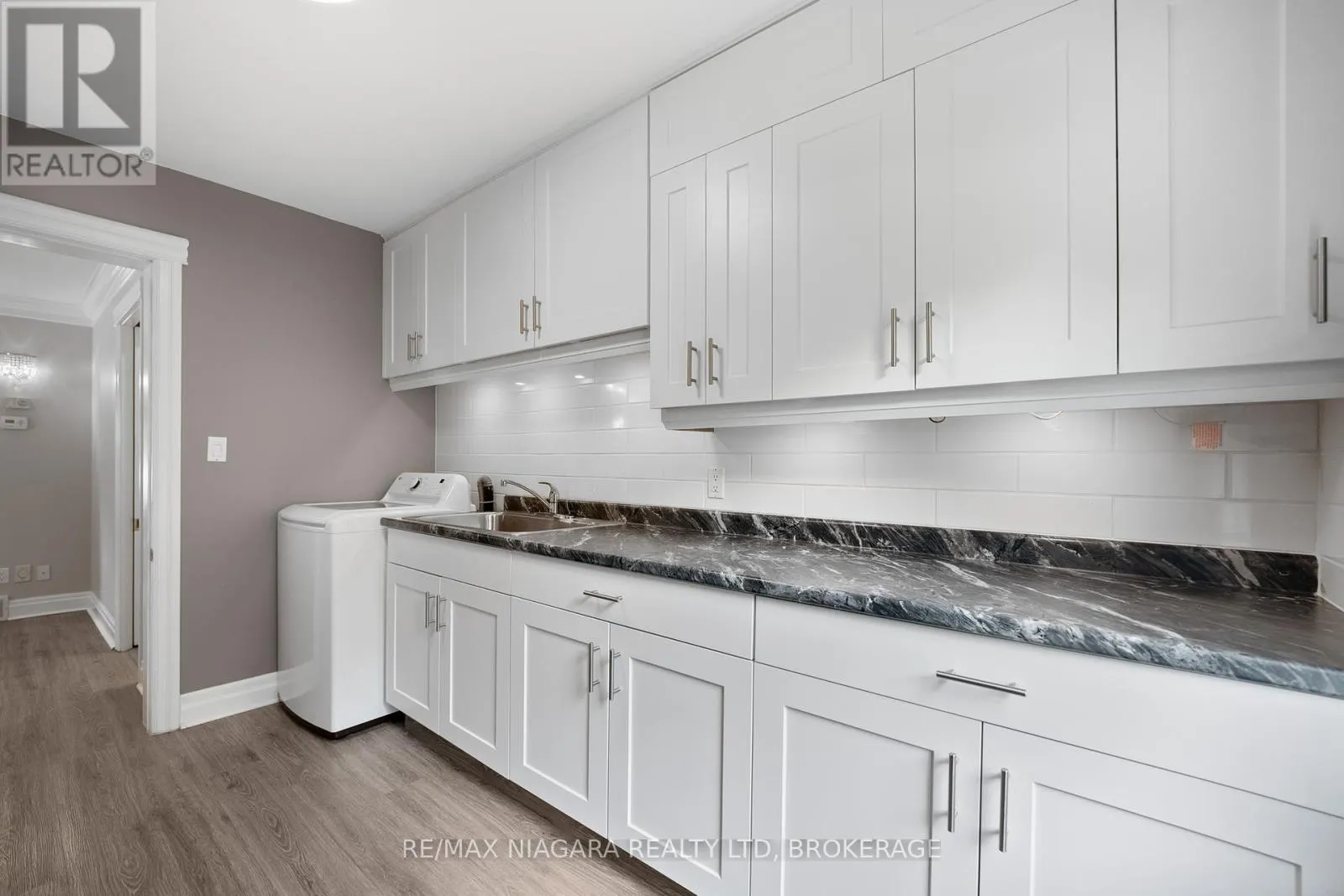 2969-2971 PORTAGE ROAD