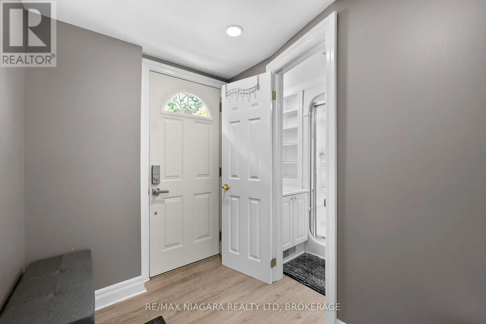 2969-2971 PORTAGE ROAD