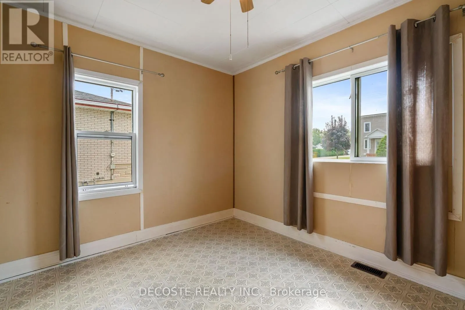 79 LOCHIEL STREET E