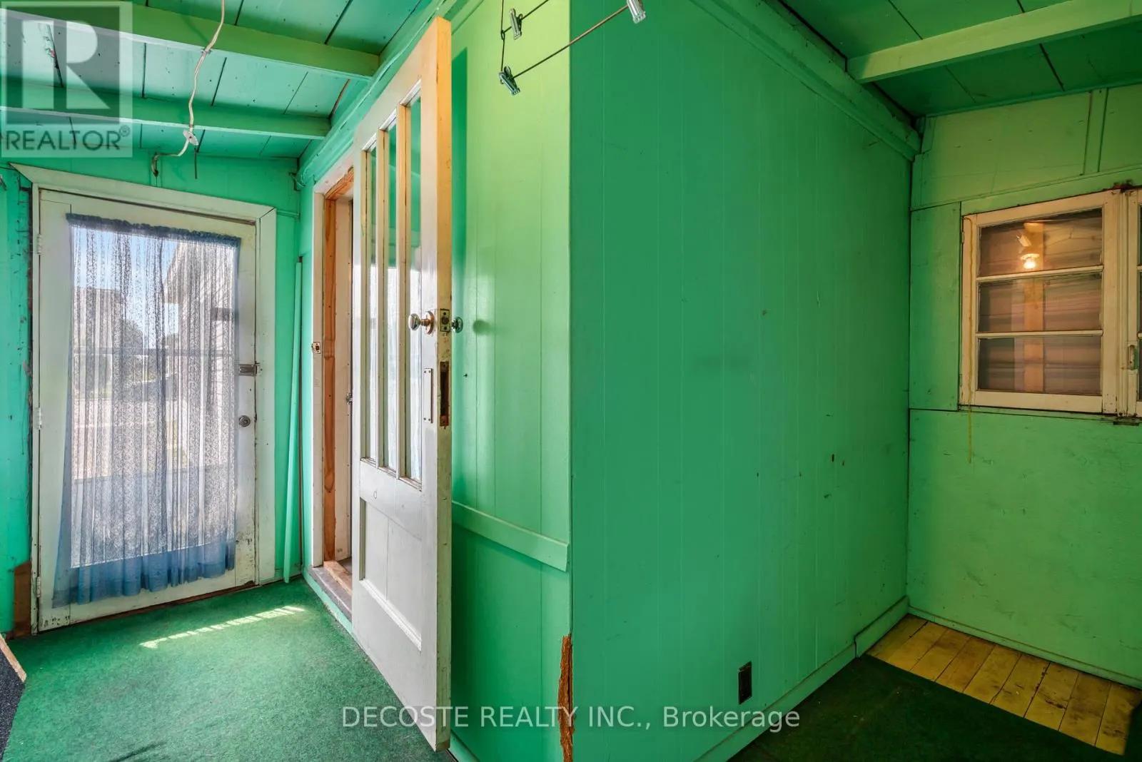 79 LOCHIEL STREET E