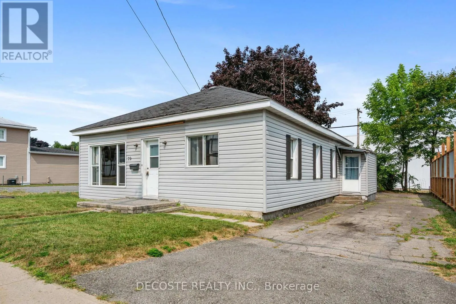 79 LOCHIEL STREET E
