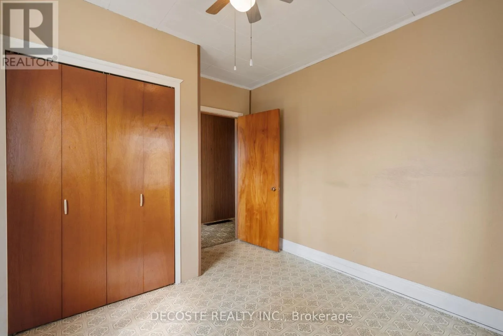 79 LOCHIEL STREET E