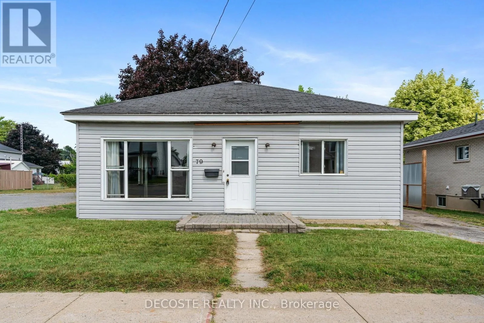 79 LOCHIEL STREET E