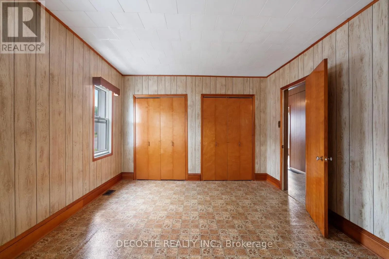 79 LOCHIEL STREET E
