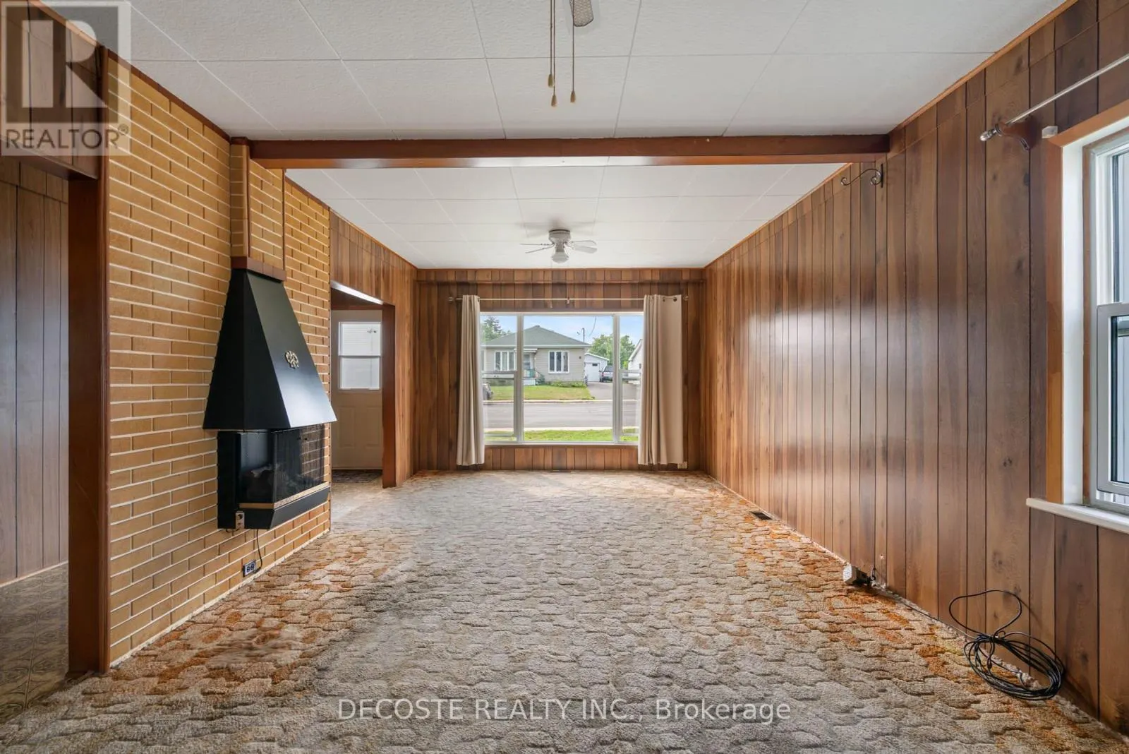 79 LOCHIEL STREET E
