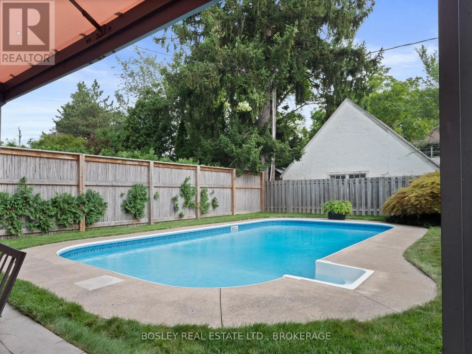 36 WOODRUFF AVENUE