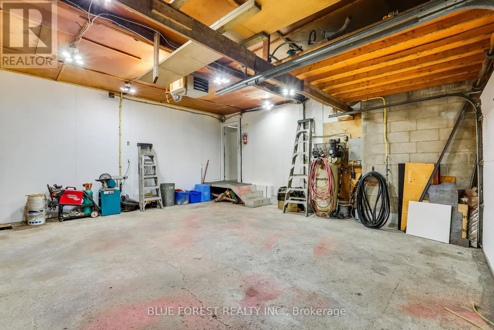 186 CRAMPTON DRIVE