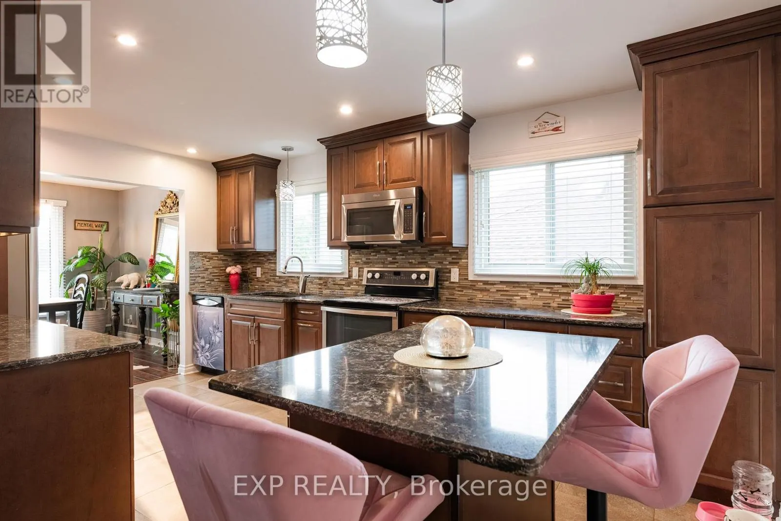 213 NORTHWOOD DRIVE