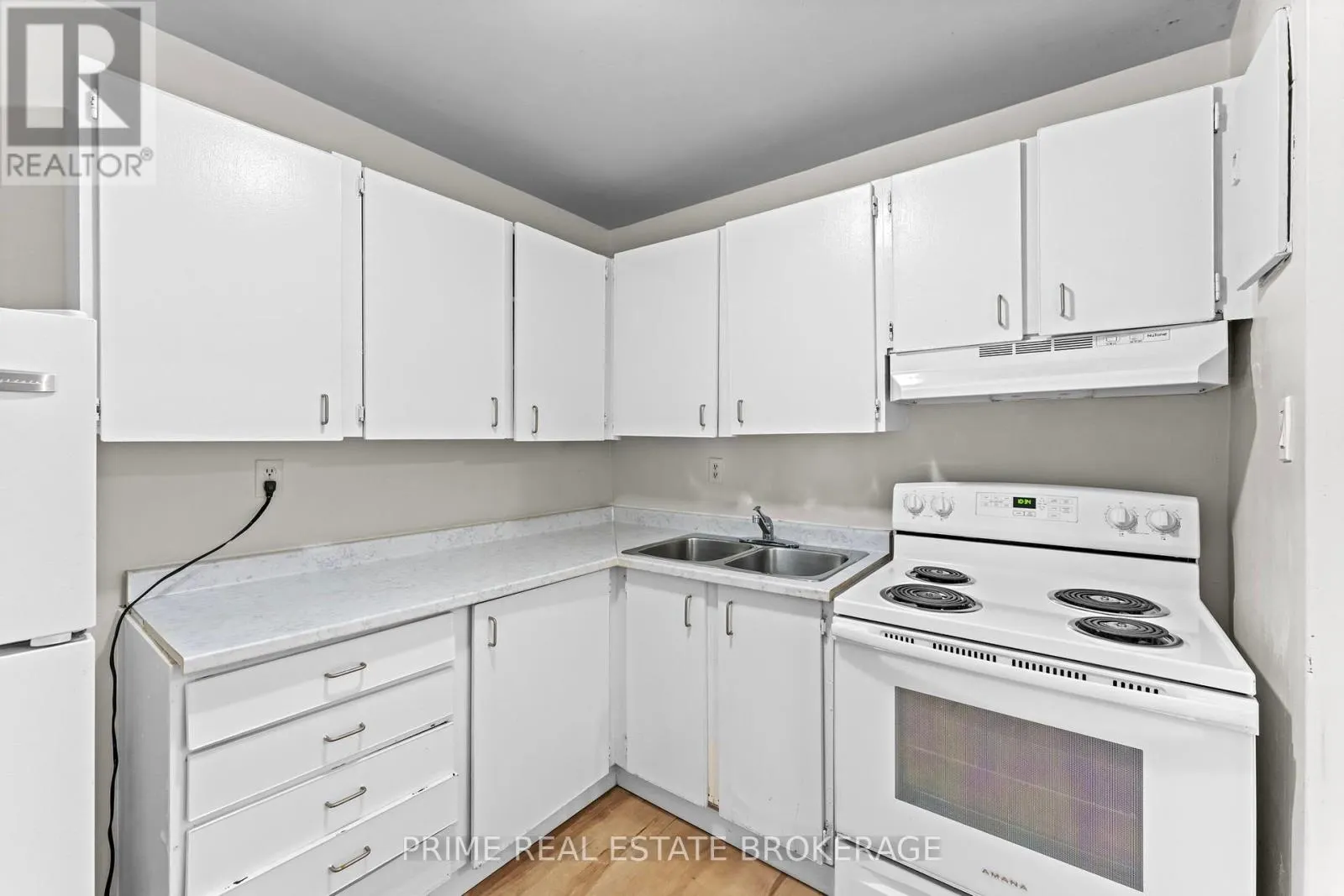 907 - 563 MORNINGTON AVENUE, #907