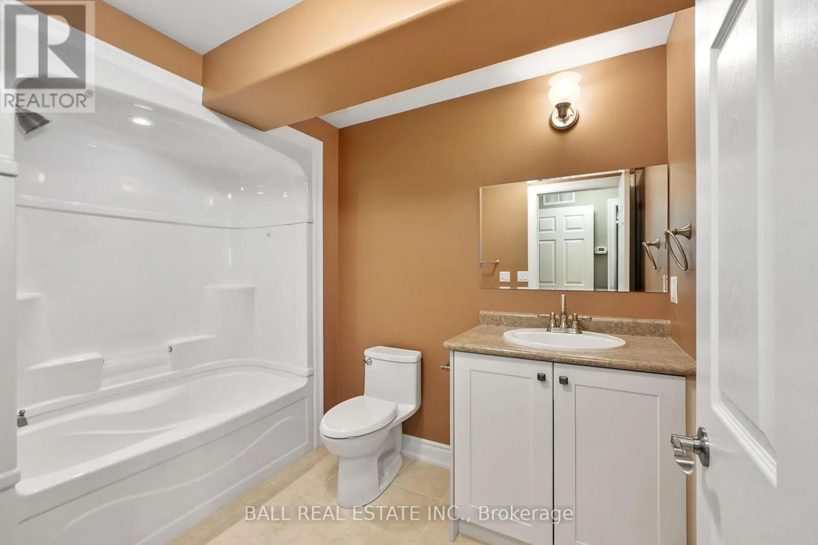 87 - 89 VILLAGE CRESCENT S, #87