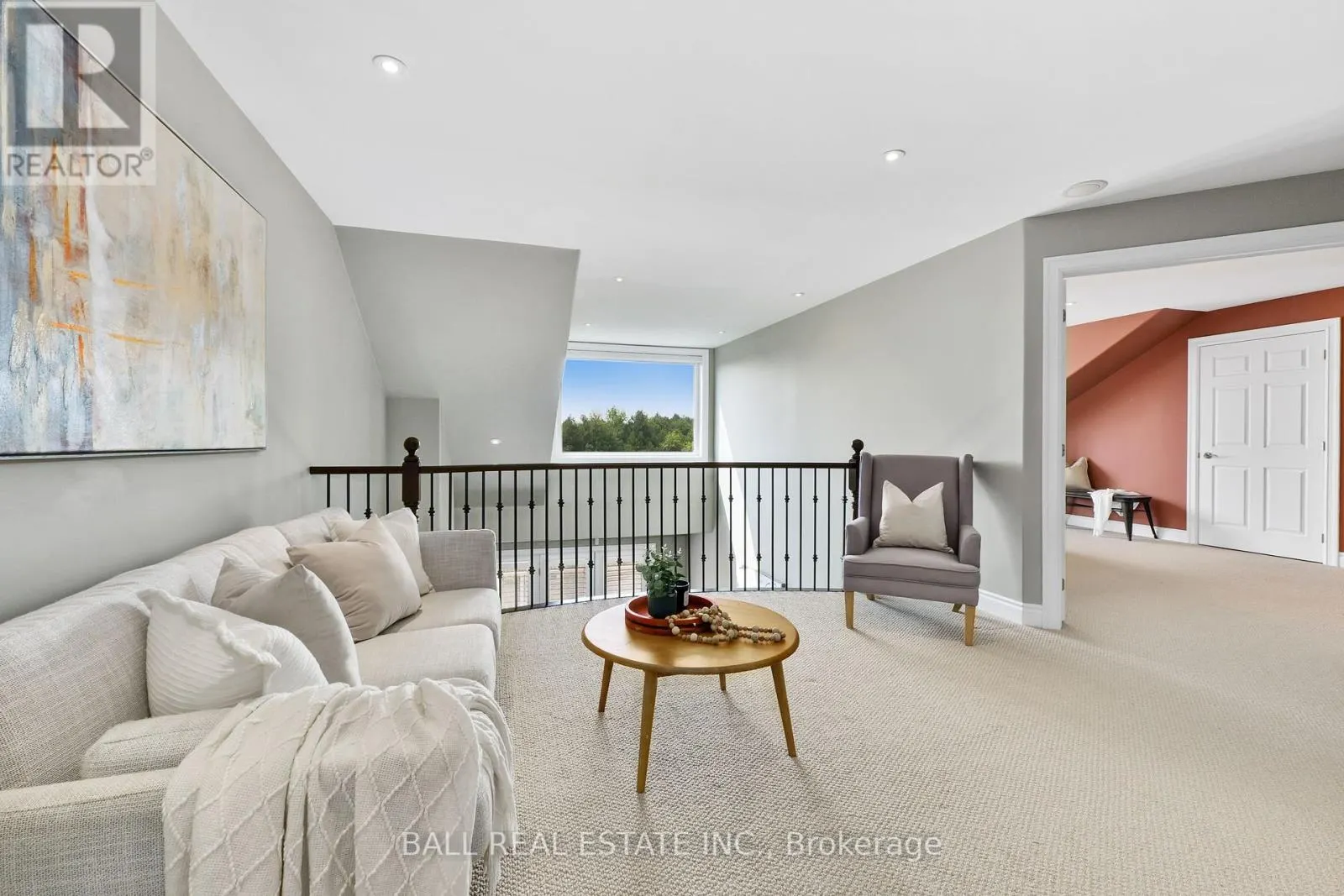 87 - 89 VILLAGE CRESCENT S, #87