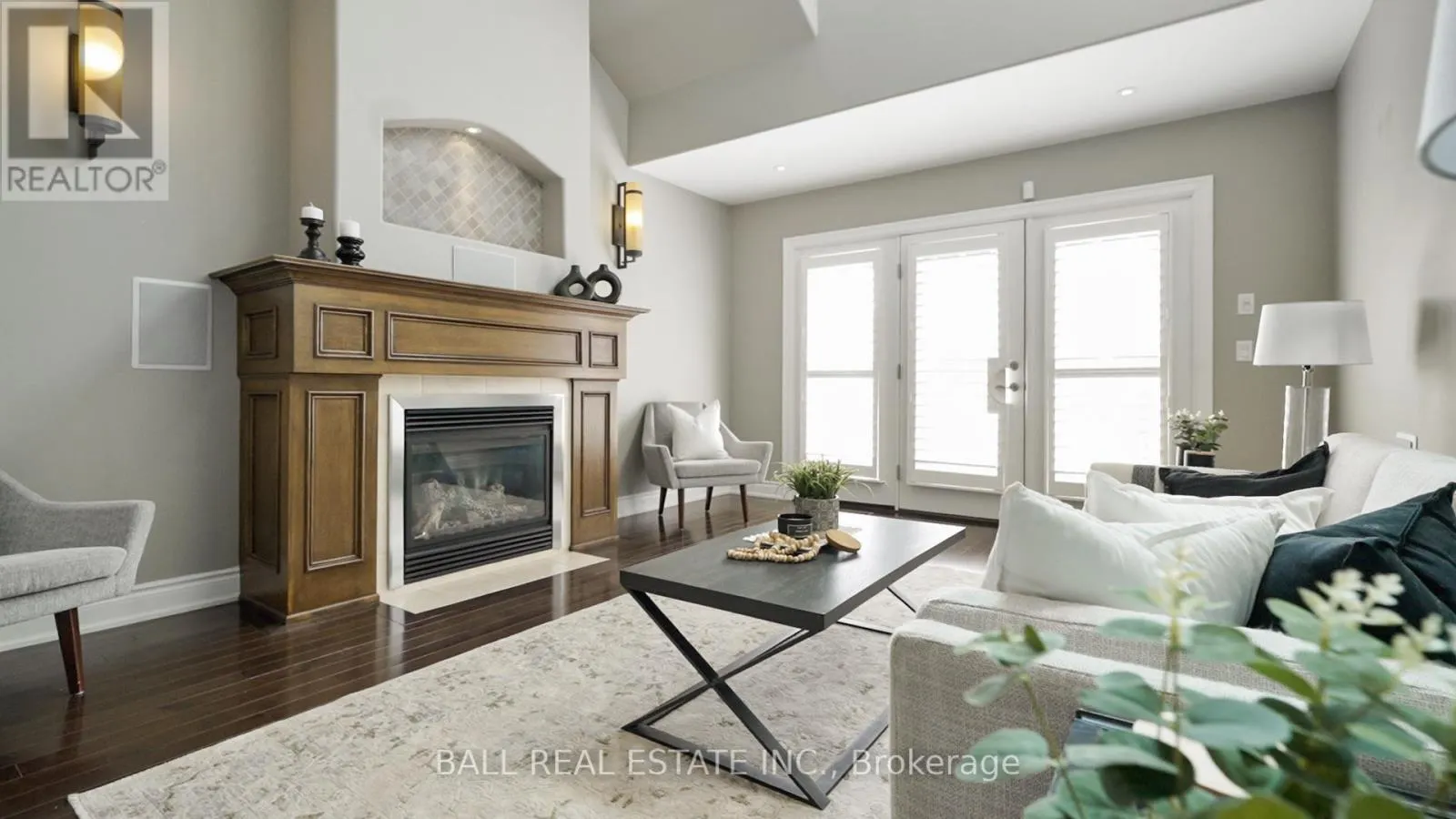 87 - 89 VILLAGE CRESCENT S, #87