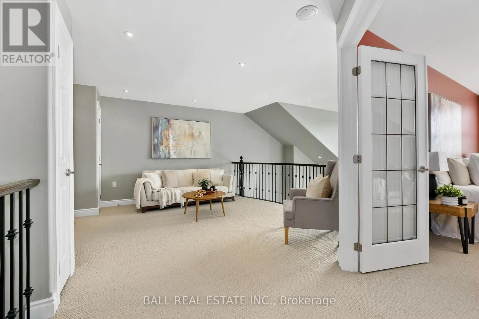87 - 89 VILLAGE CRESCENT S, #87