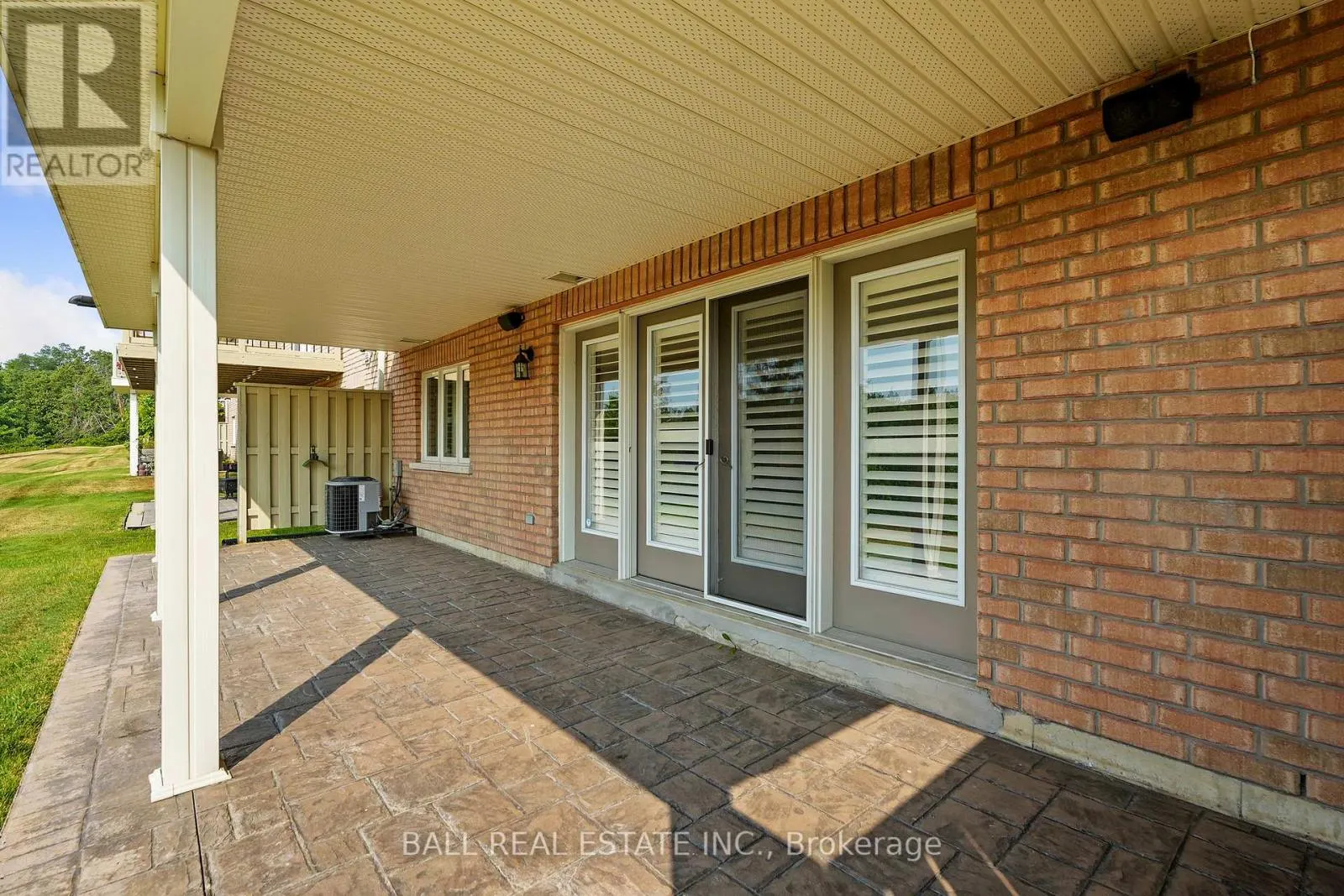 87 - 89 VILLAGE CRESCENT S, #87