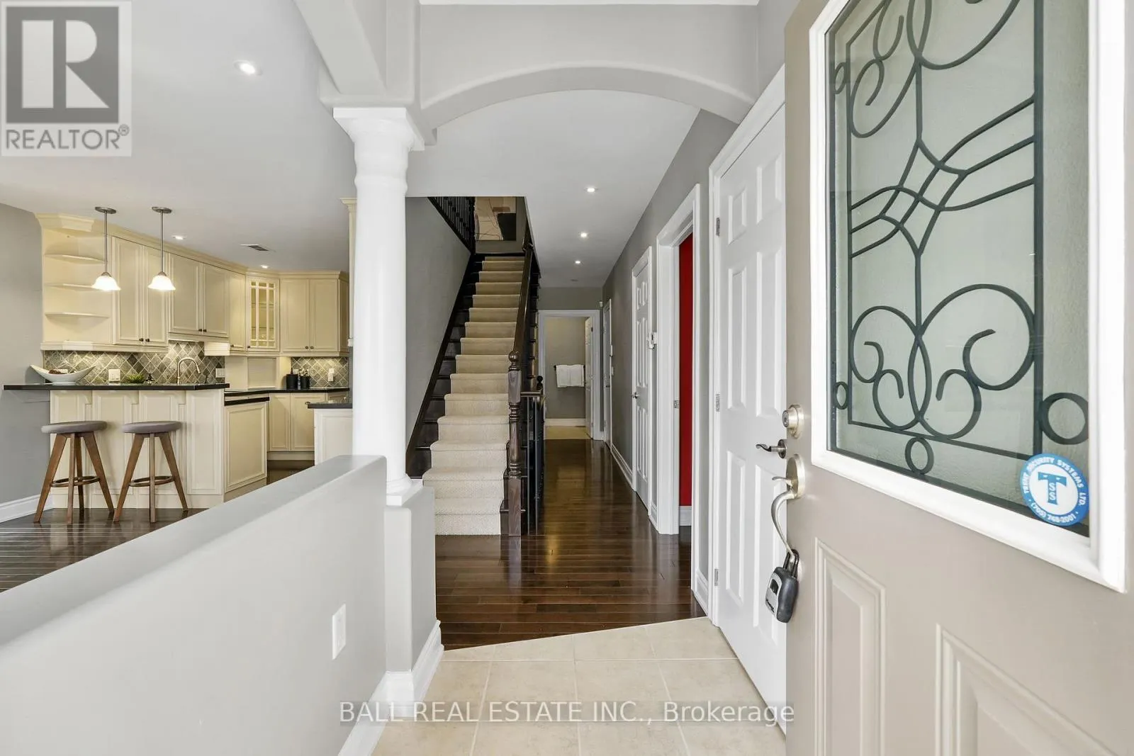 87 - 89 VILLAGE CRESCENT S, #87