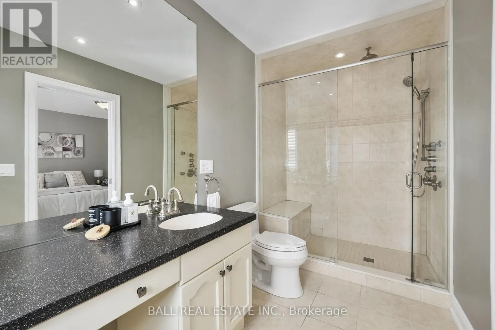 87 - 89 VILLAGE CRESCENT S, #87