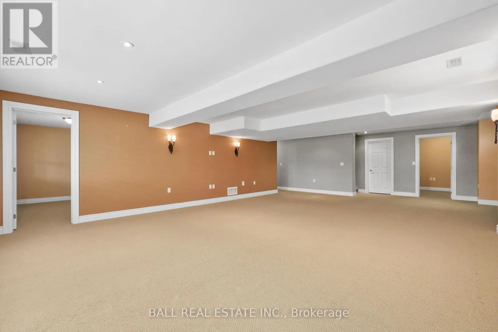 87 - 89 VILLAGE CRESCENT S, #87