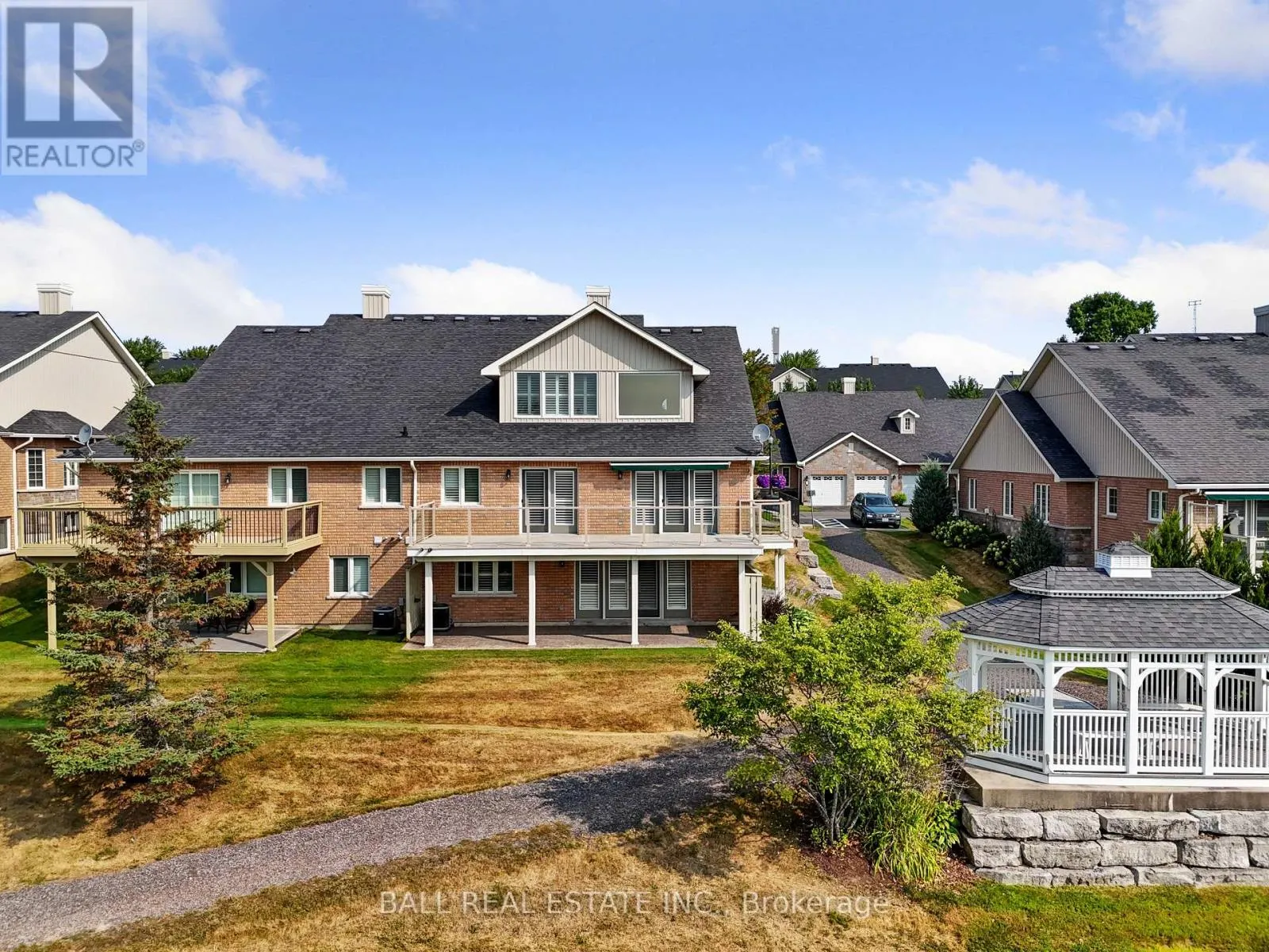 87 - 89 VILLAGE CRESCENT S, #87