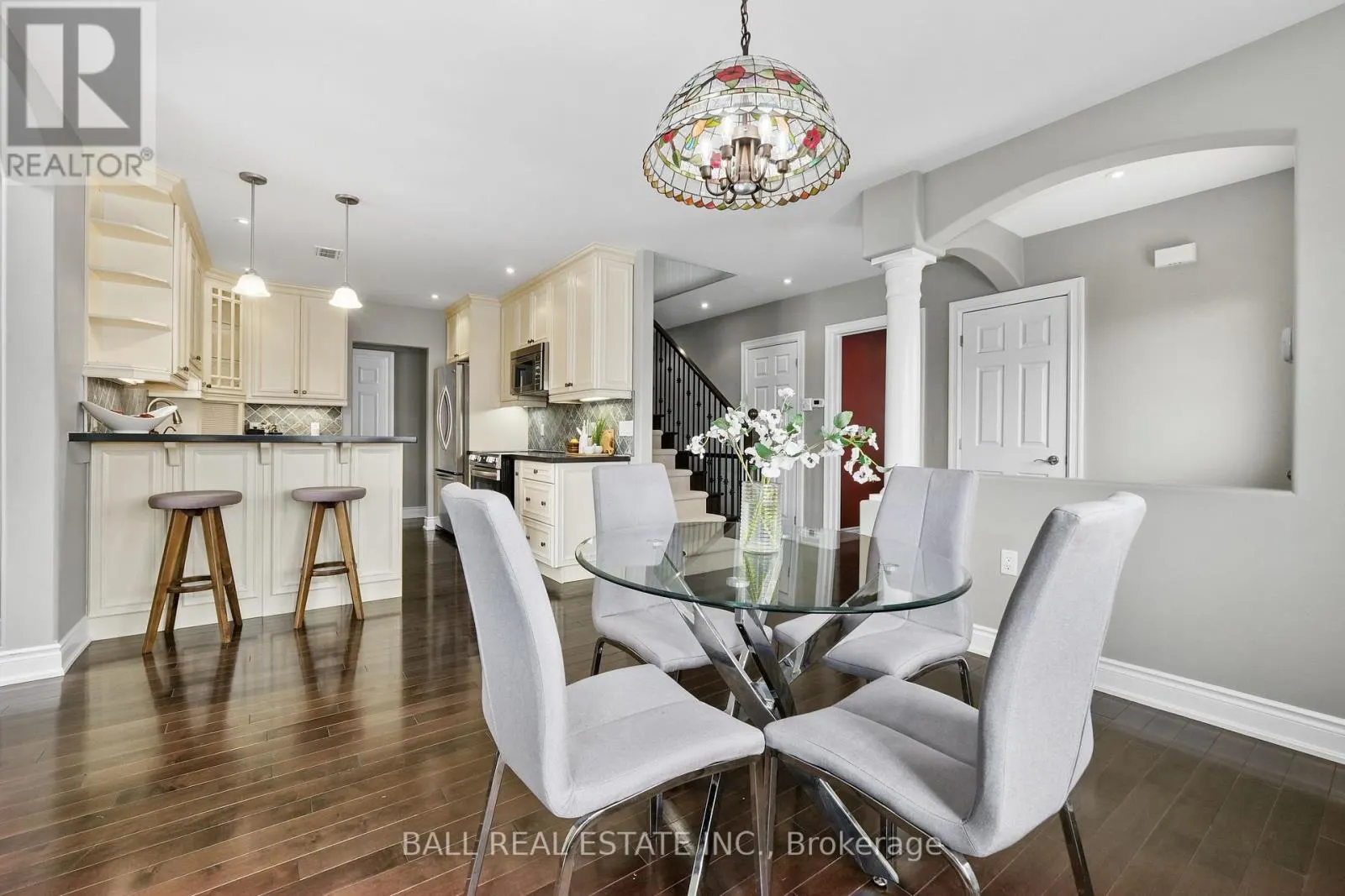 87 - 89 VILLAGE CRESCENT S, #87