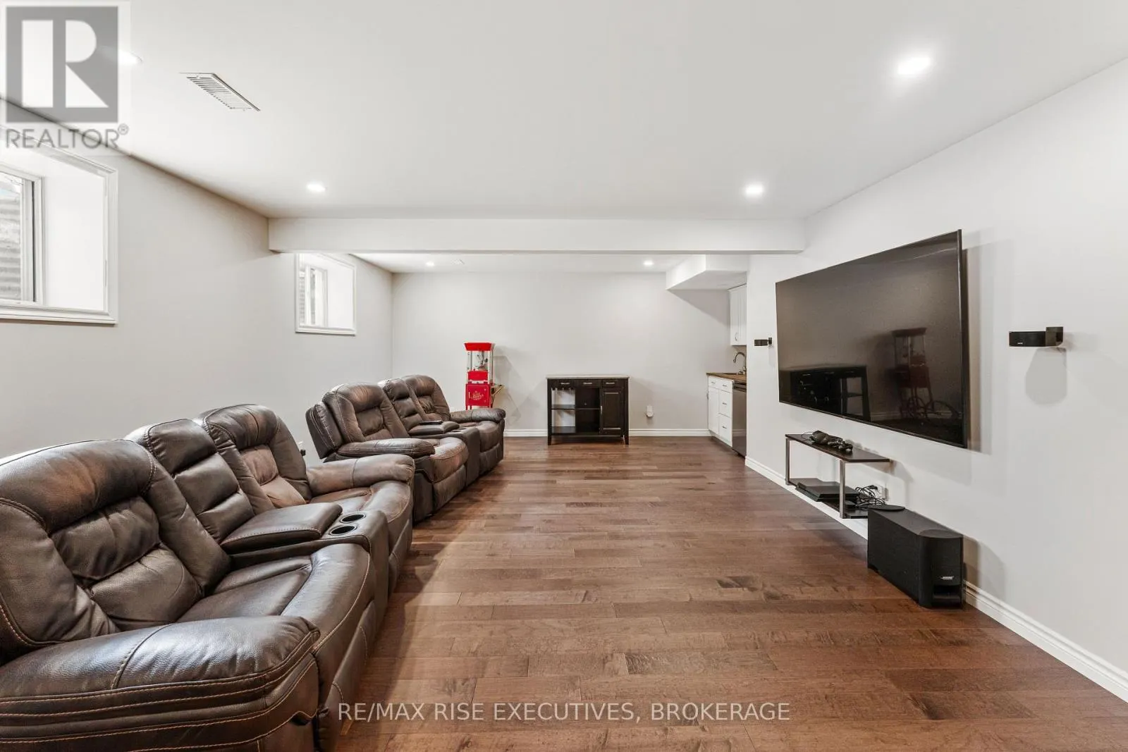 1118 WOODHAVEN DRIVE