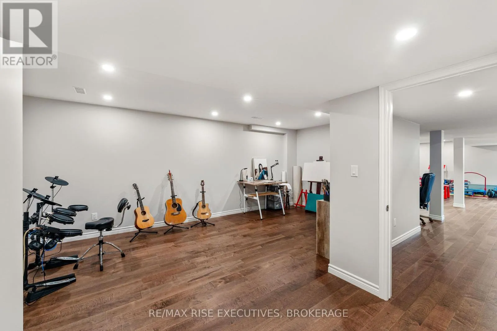 1118 WOODHAVEN DRIVE