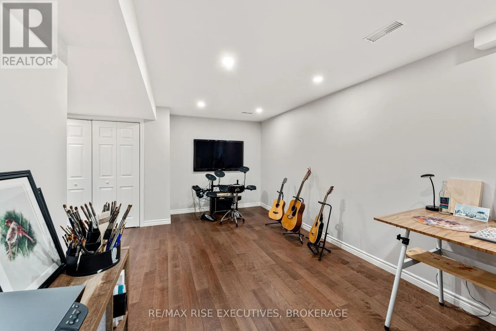 1118 WOODHAVEN DRIVE