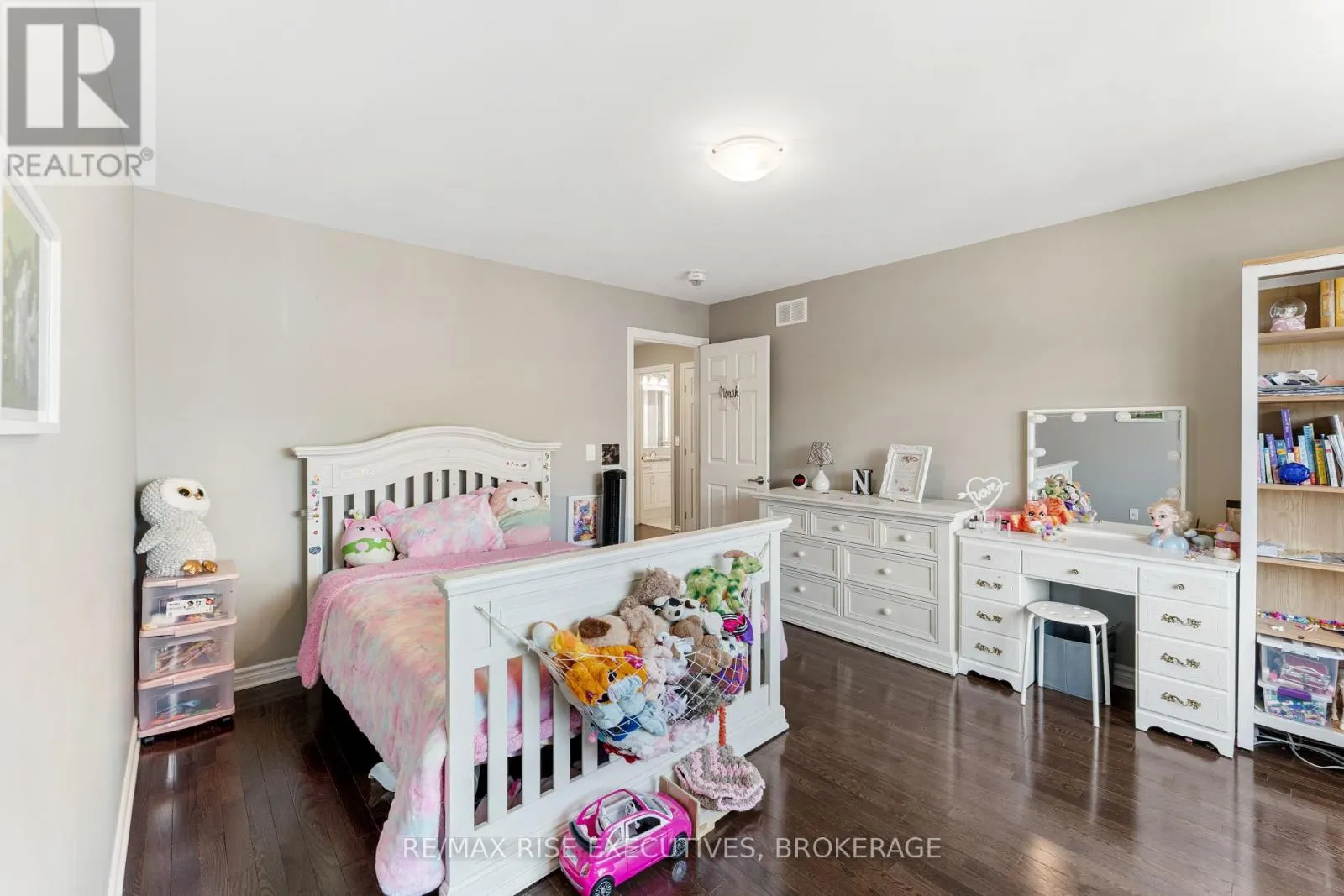 1118 WOODHAVEN DRIVE