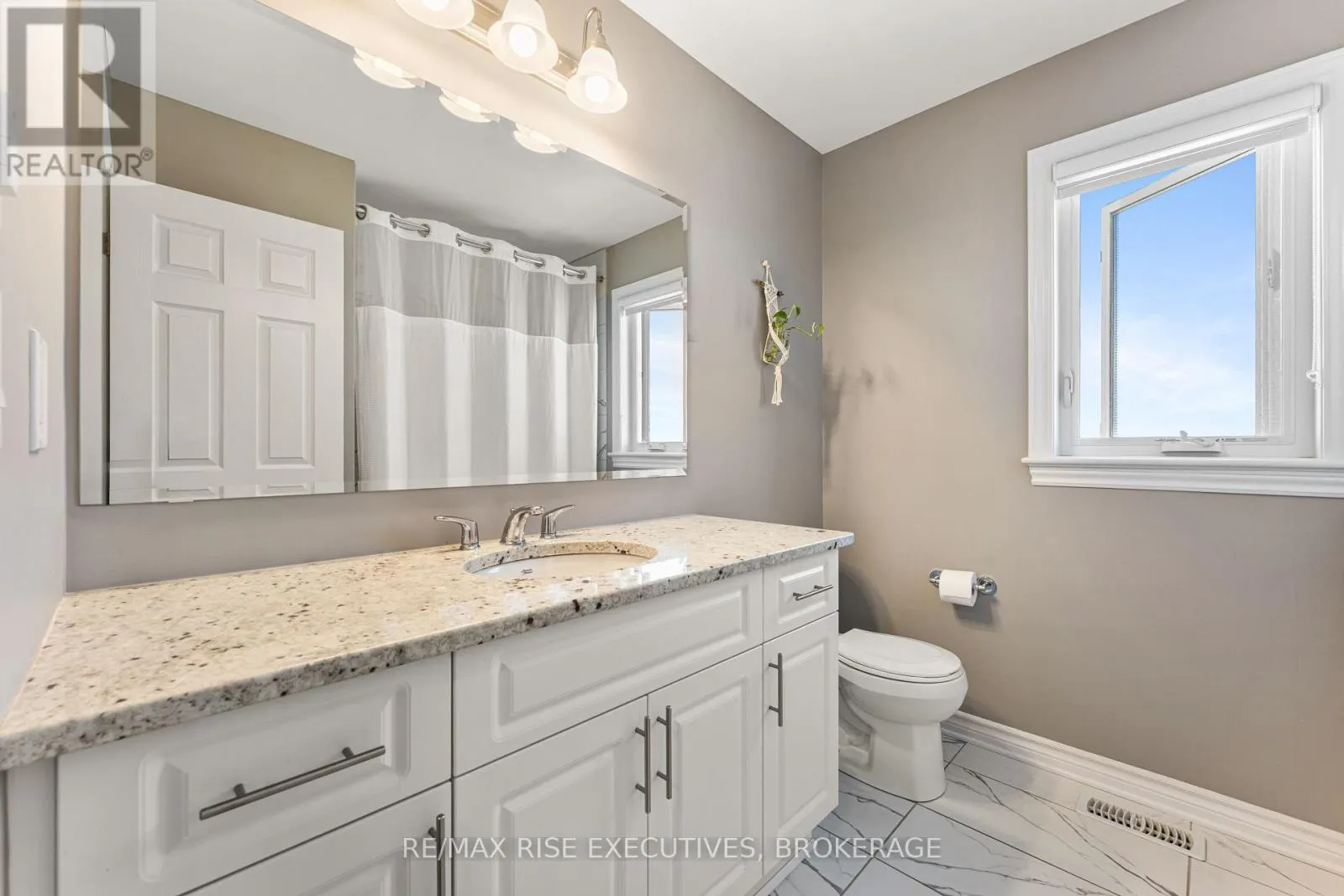 1118 WOODHAVEN DRIVE