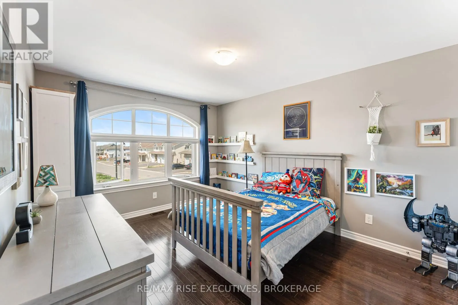1118 WOODHAVEN DRIVE