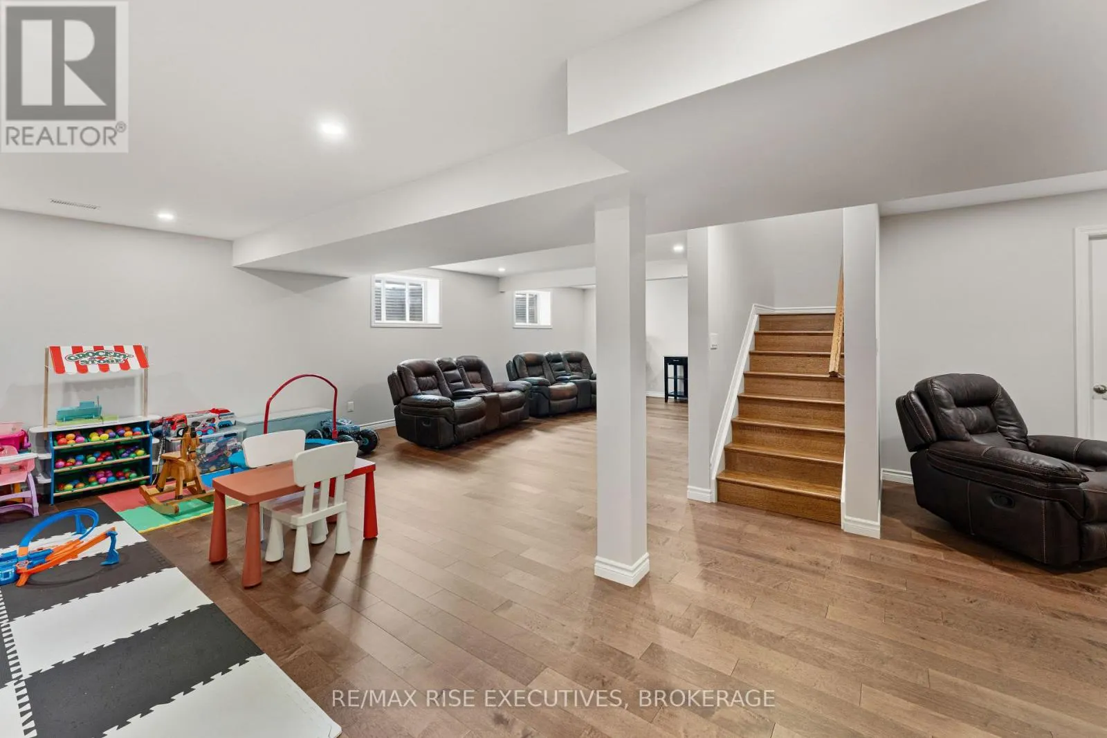 1118 WOODHAVEN DRIVE