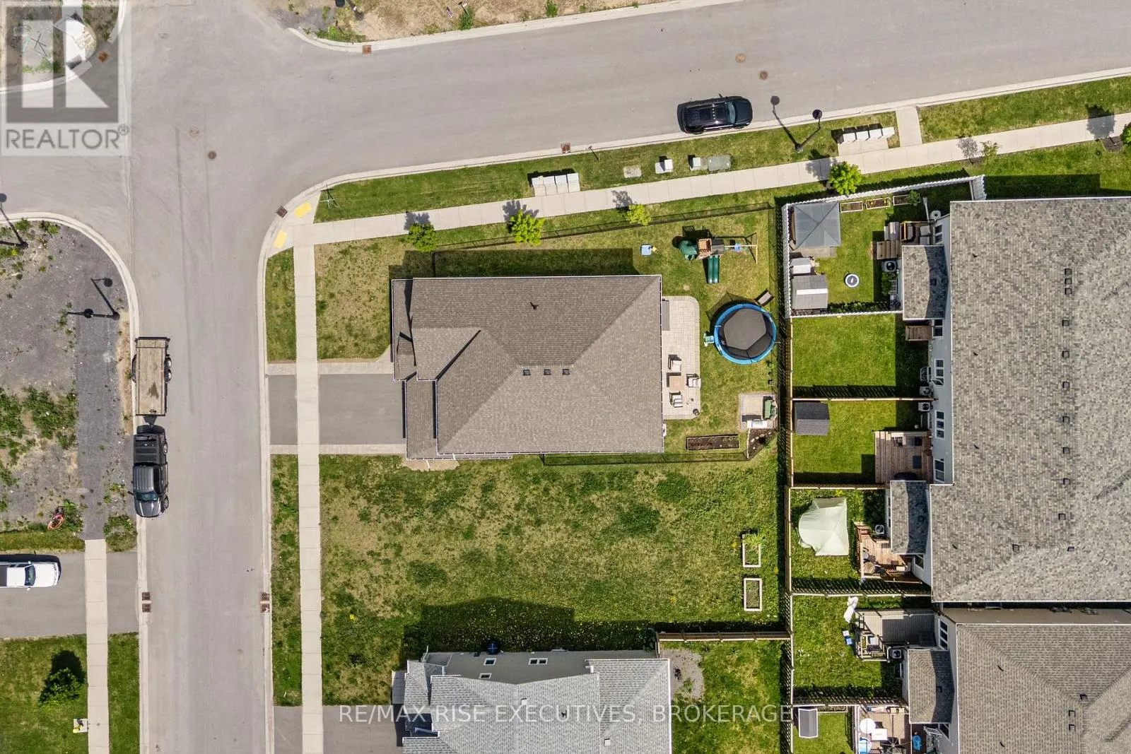 1118 WOODHAVEN DRIVE