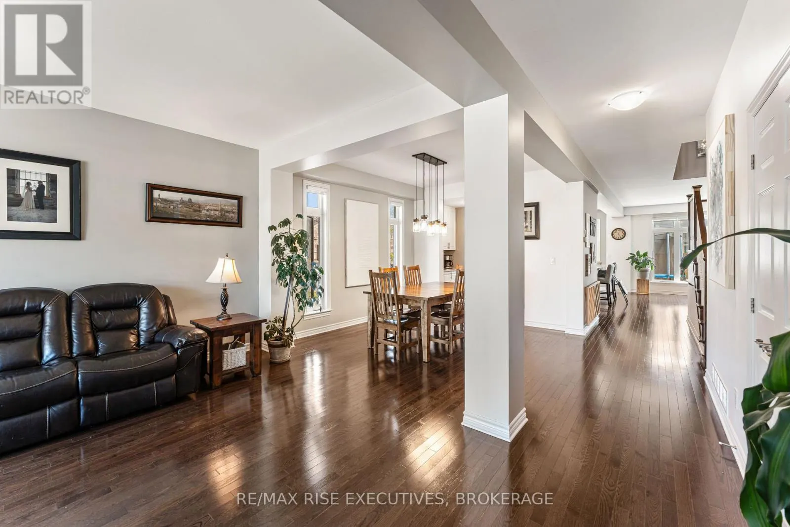 1118 WOODHAVEN DRIVE