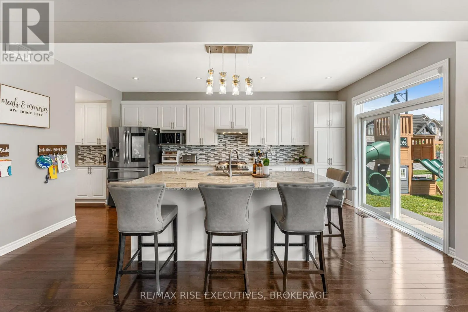 1118 WOODHAVEN DRIVE