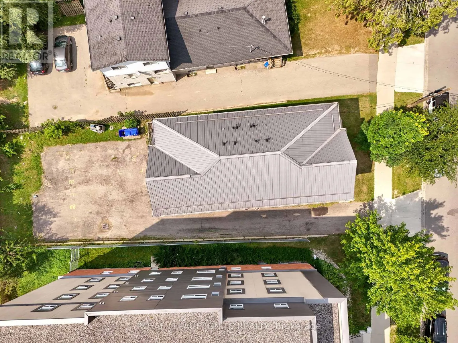 327 SPRUCE STREET