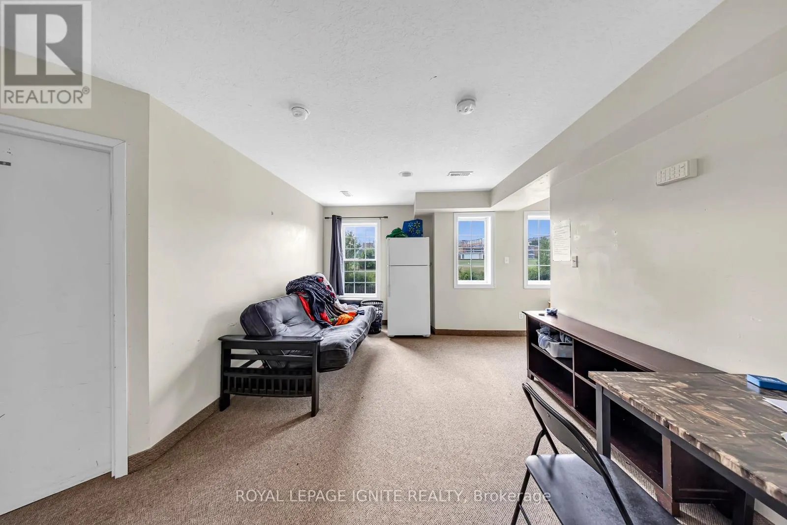 327 SPRUCE STREET