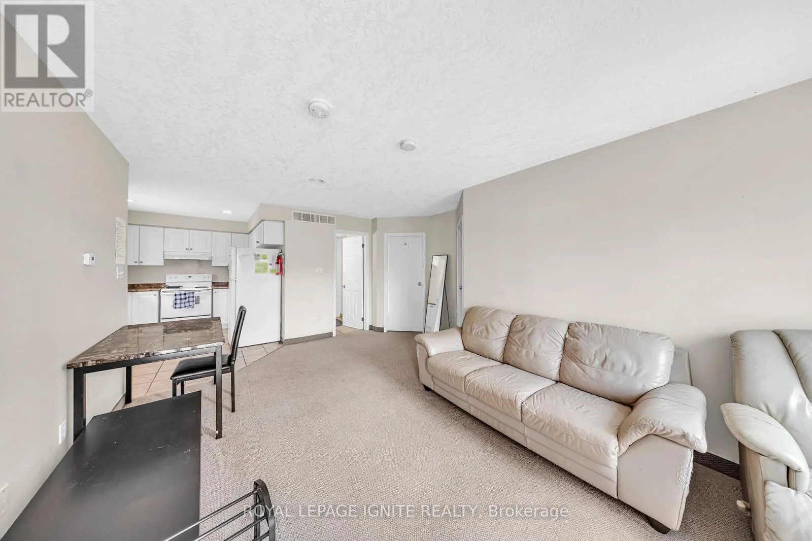 327 SPRUCE STREET