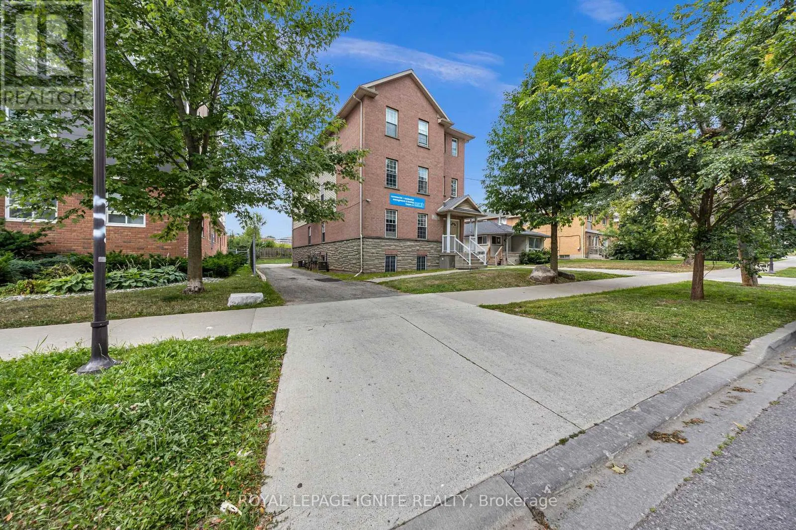 327 SPRUCE STREET