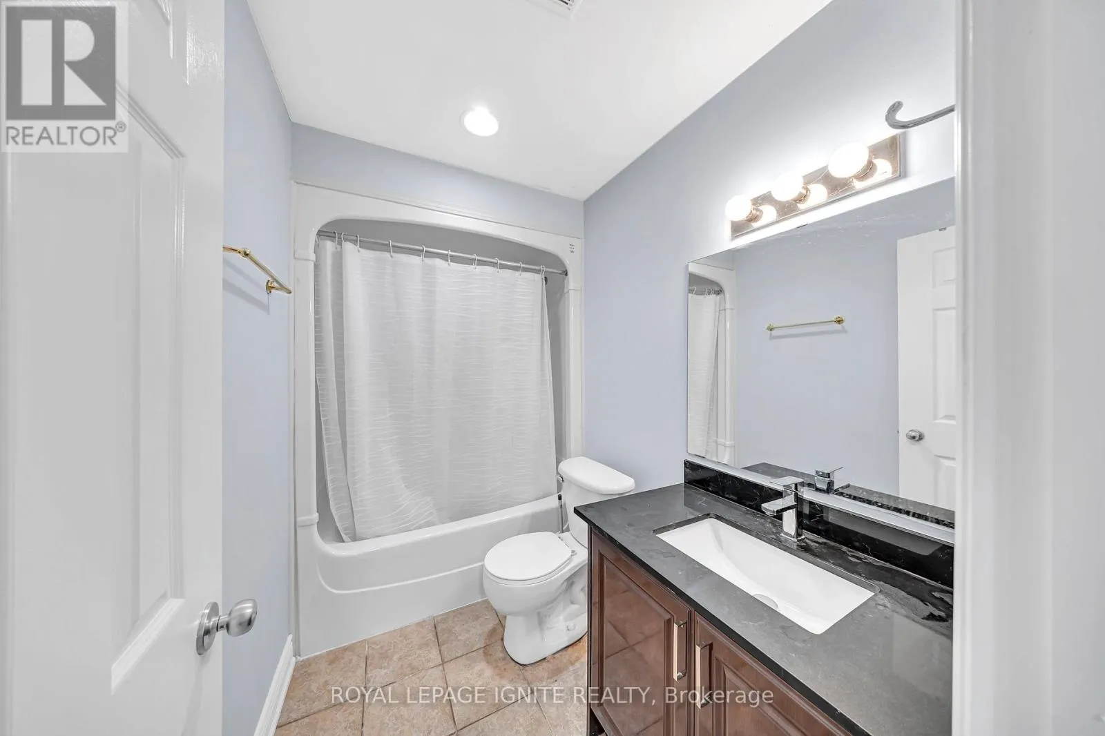 327 SPRUCE STREET