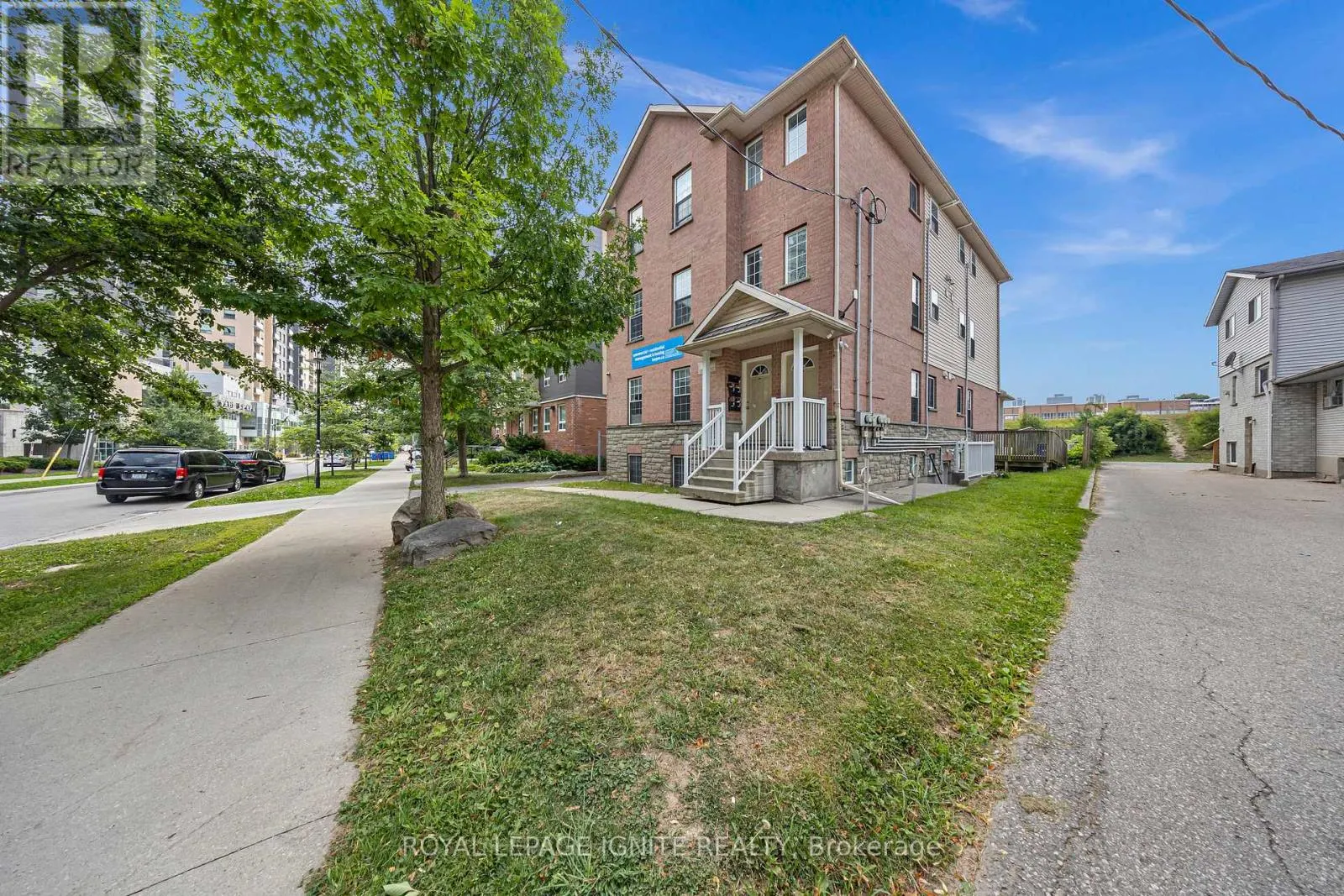327 SPRUCE STREET