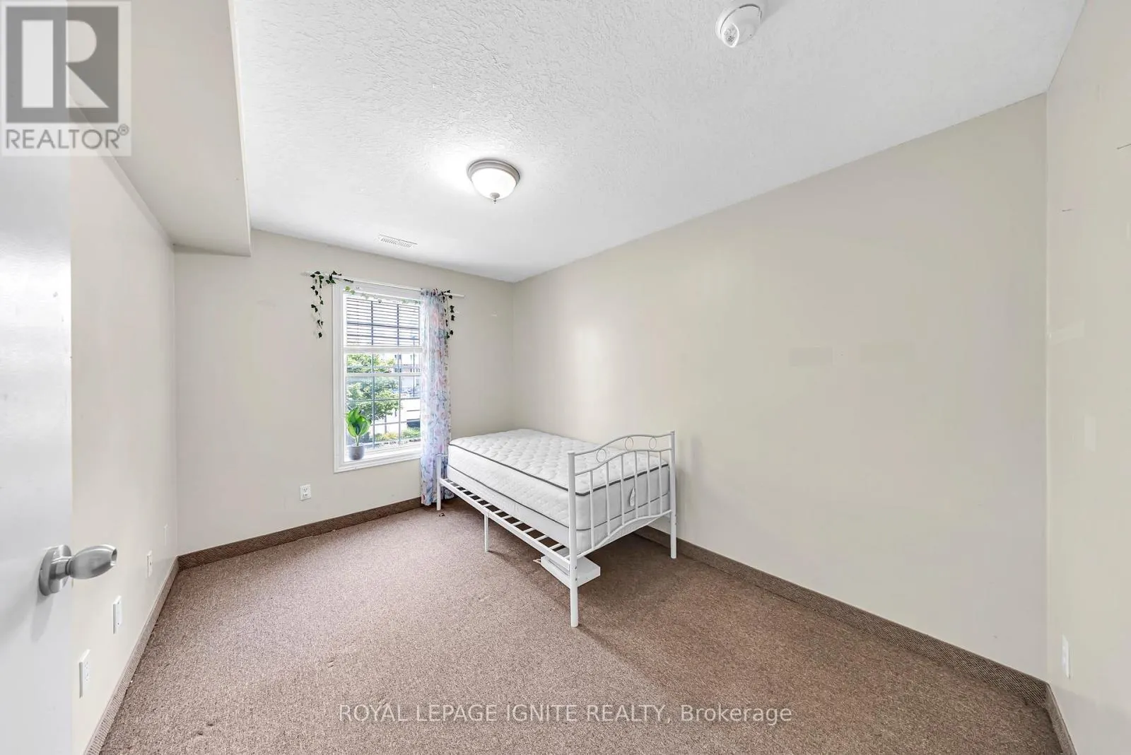 327 SPRUCE STREET