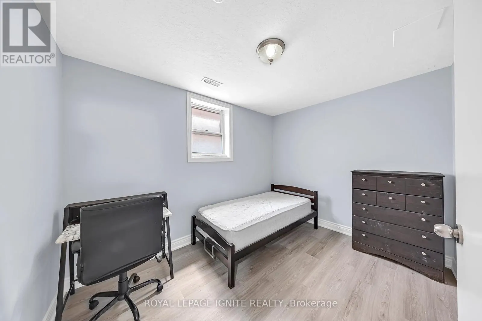 327 SPRUCE STREET