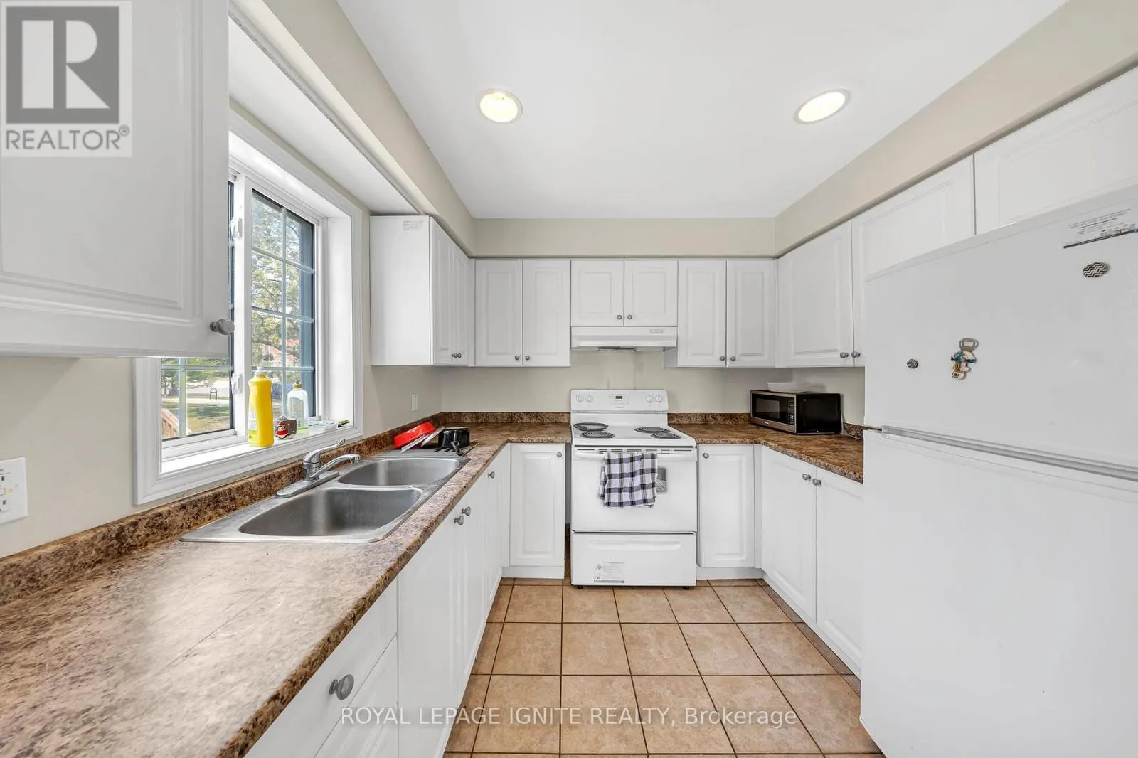 327 SPRUCE STREET
