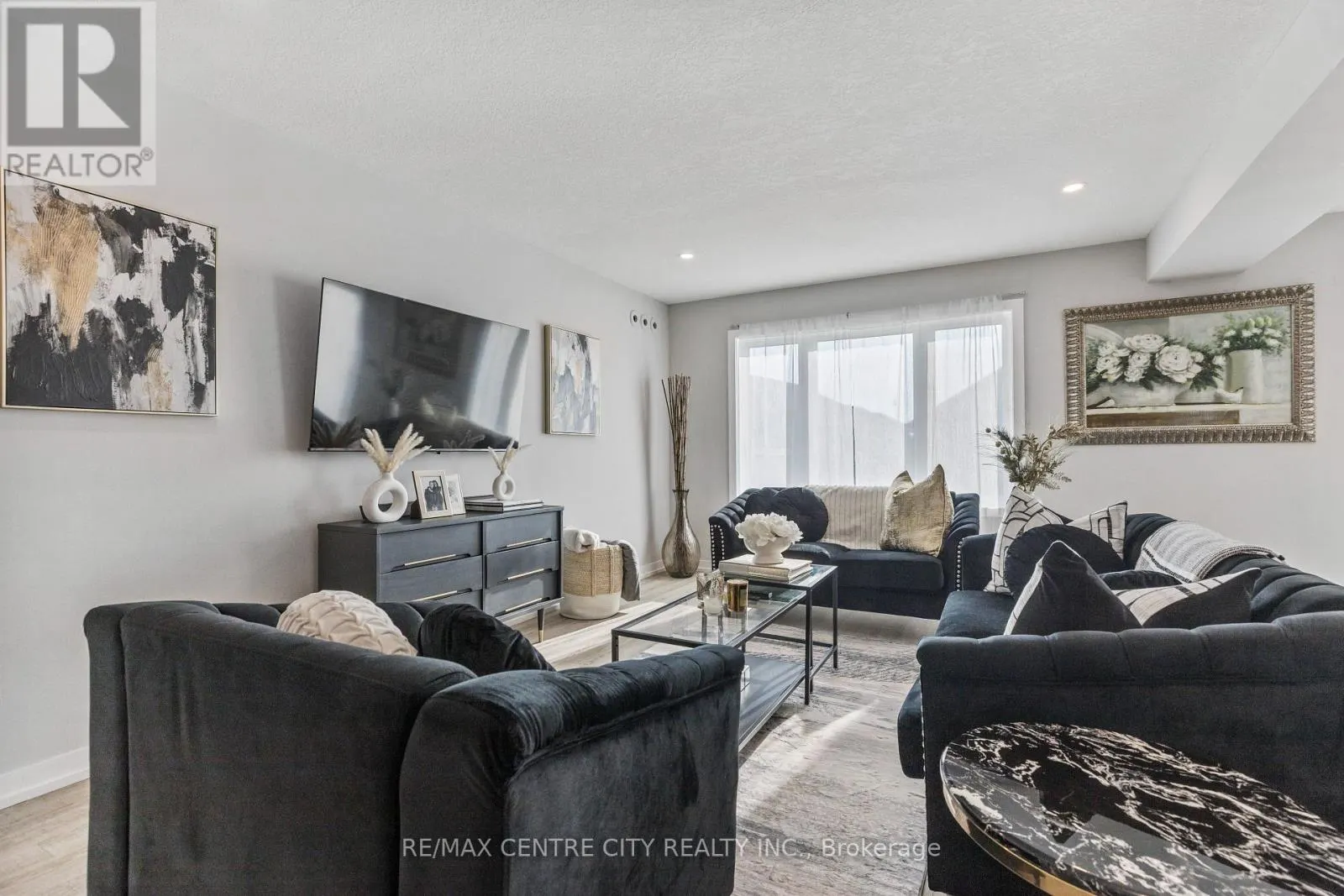 93 BENJAMIN PARKWAY