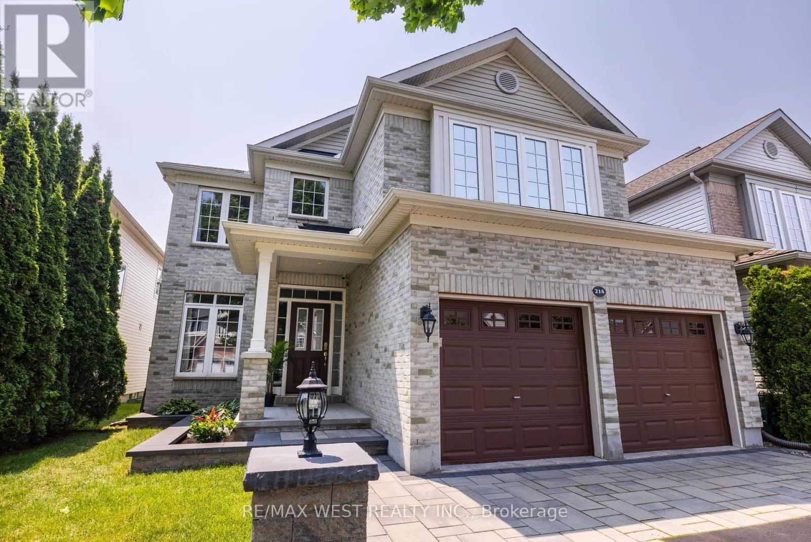 214 CASTLEGARTH CRESCENT