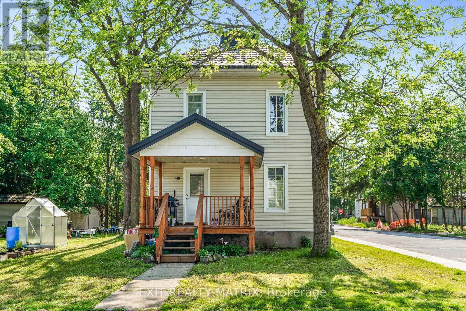 98 ALBERT STREET