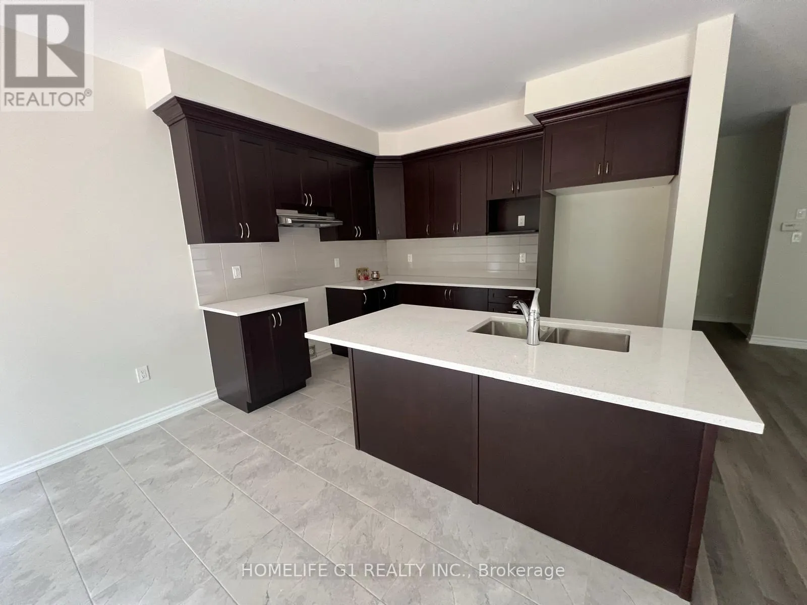 415 BEECHWOOD FOREST LANE